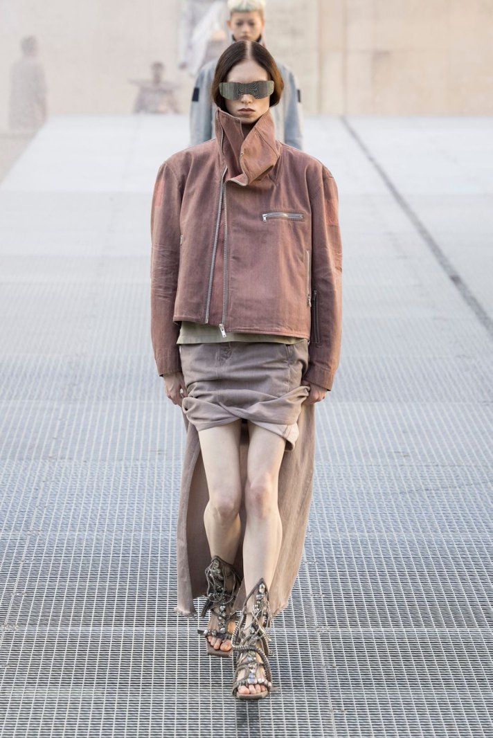 RICK OWENS 发布2027春夏女装系列“STONE”