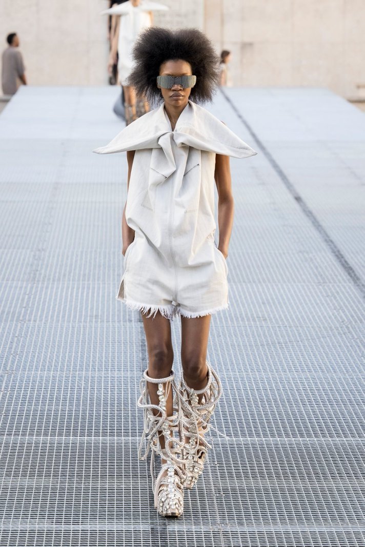 RICK OWENS 发布2027春夏女装系列“STONE”