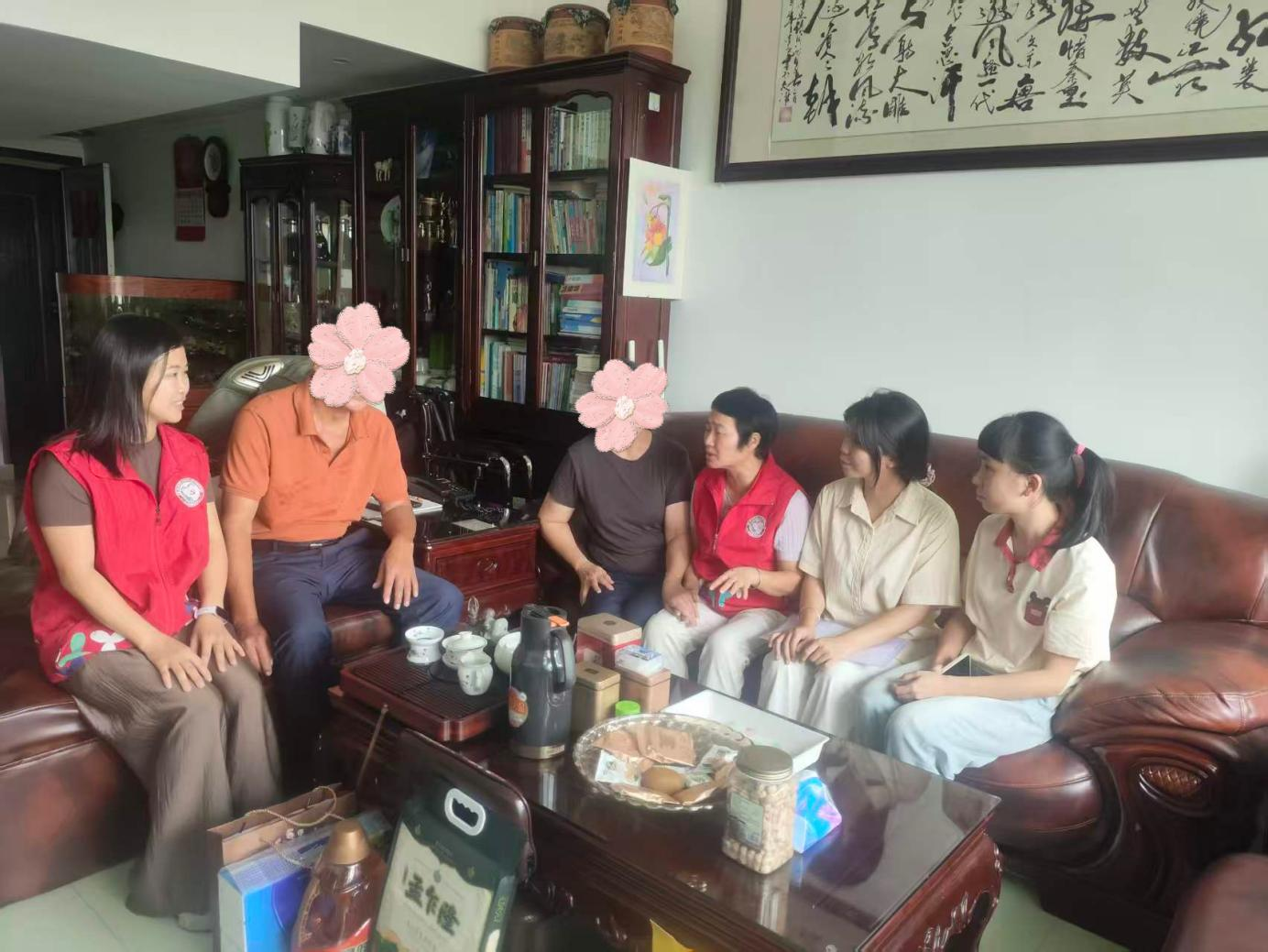 敲门送温暖 入户听民声 富华社区开展走访慰问特殊群体活动