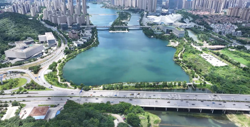 西二环梅溪湖立交完成改造,双向六车道变十二车道。 均为受访者供图
