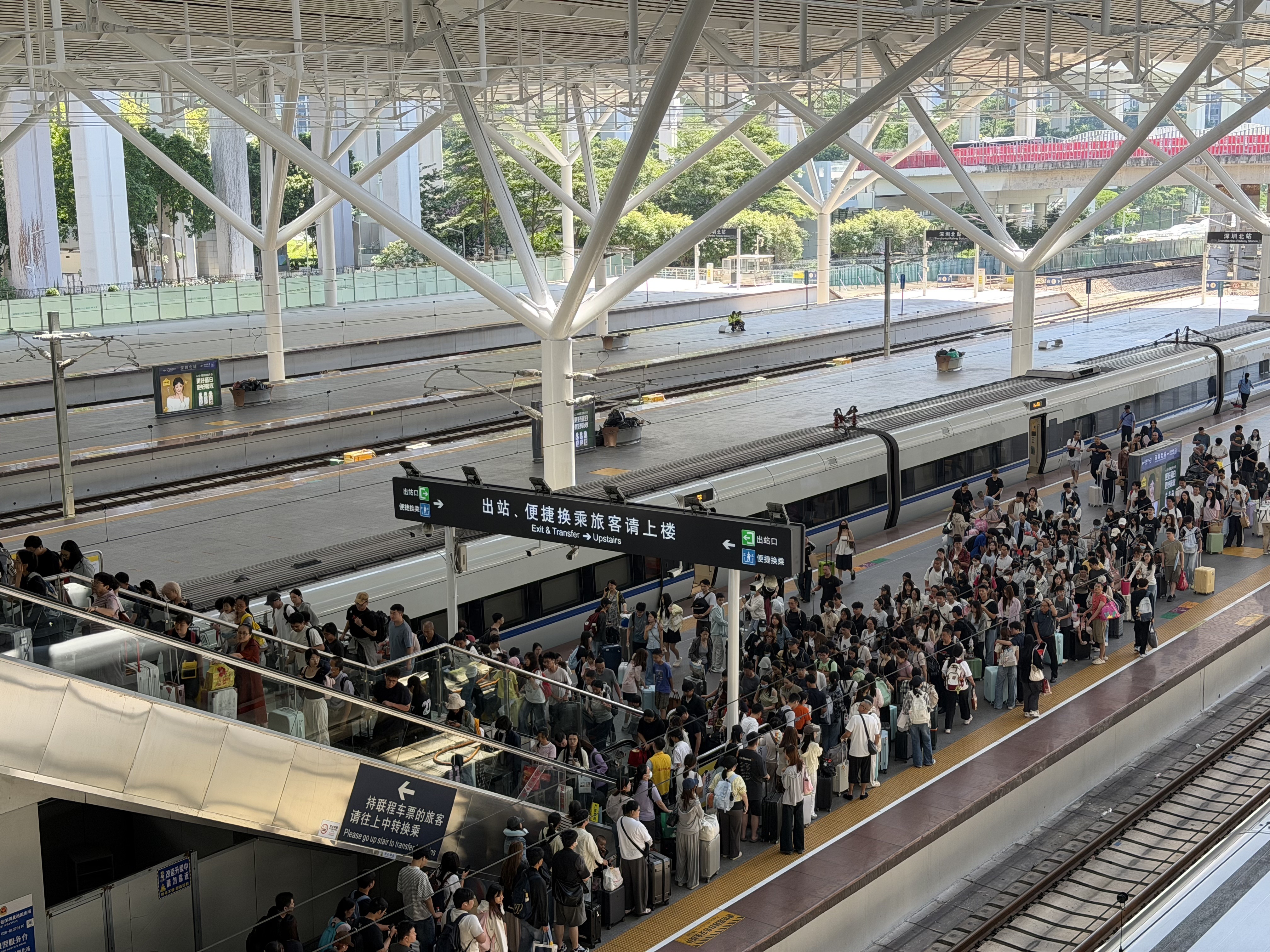 深圳铁路国庆假期到发旅客超600万人次
