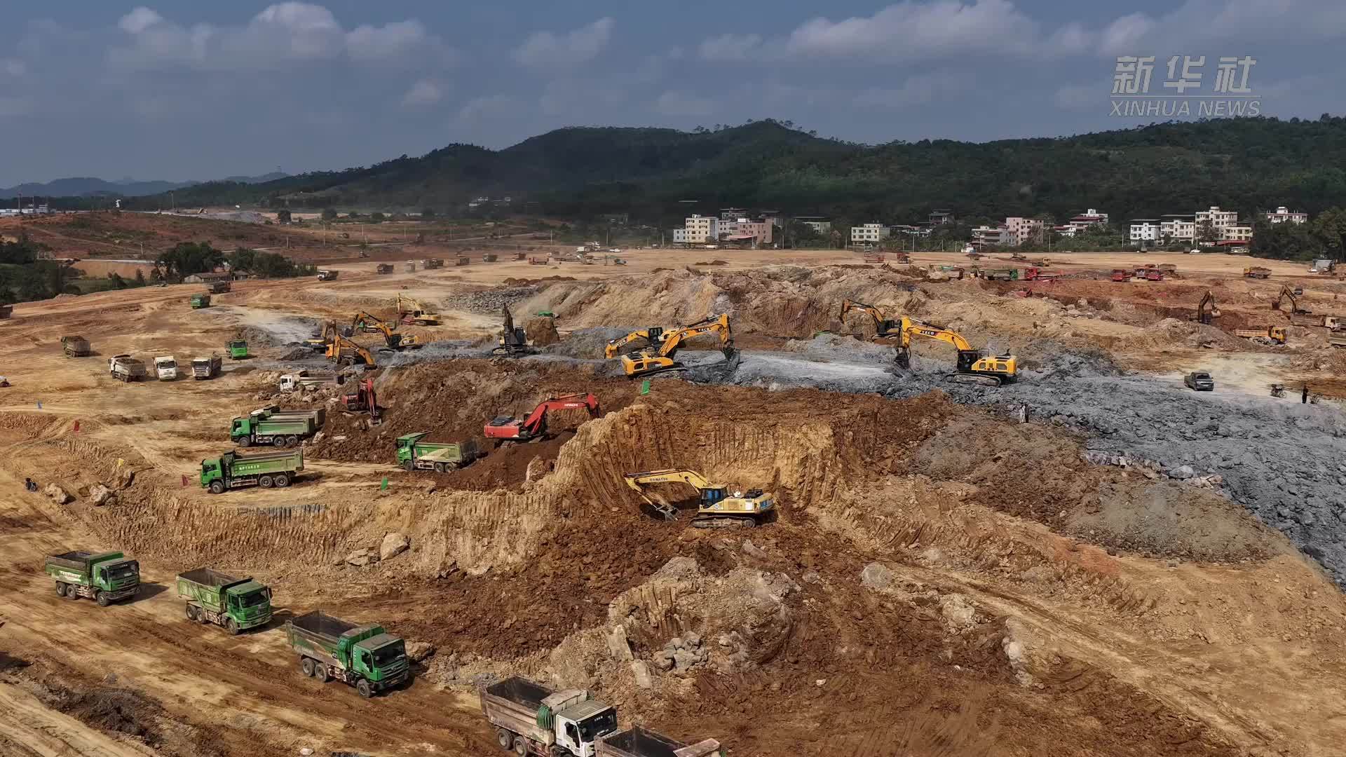 国庆“不打烊”广东韶关重点项目建设热火朝天