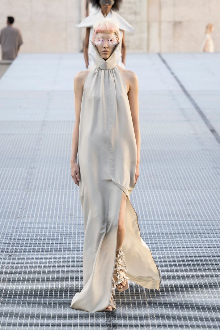 RICK OWENS 发布2027春夏女装系列“STONE”