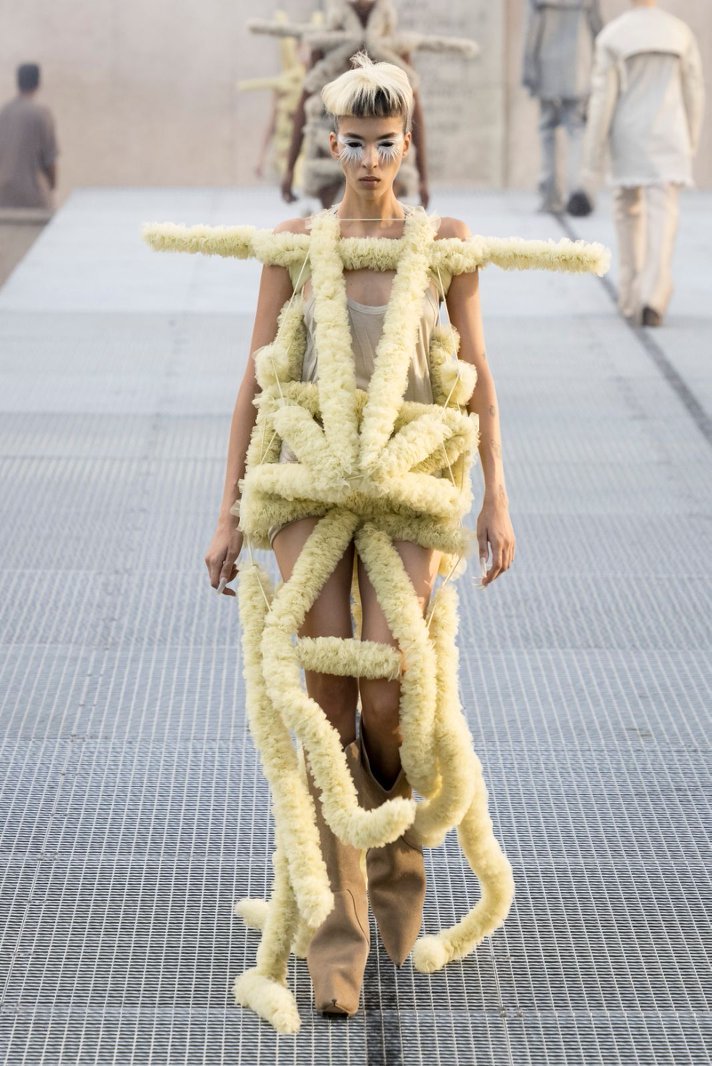 RICK OWENS 发布2027春夏女装系列“STONE”