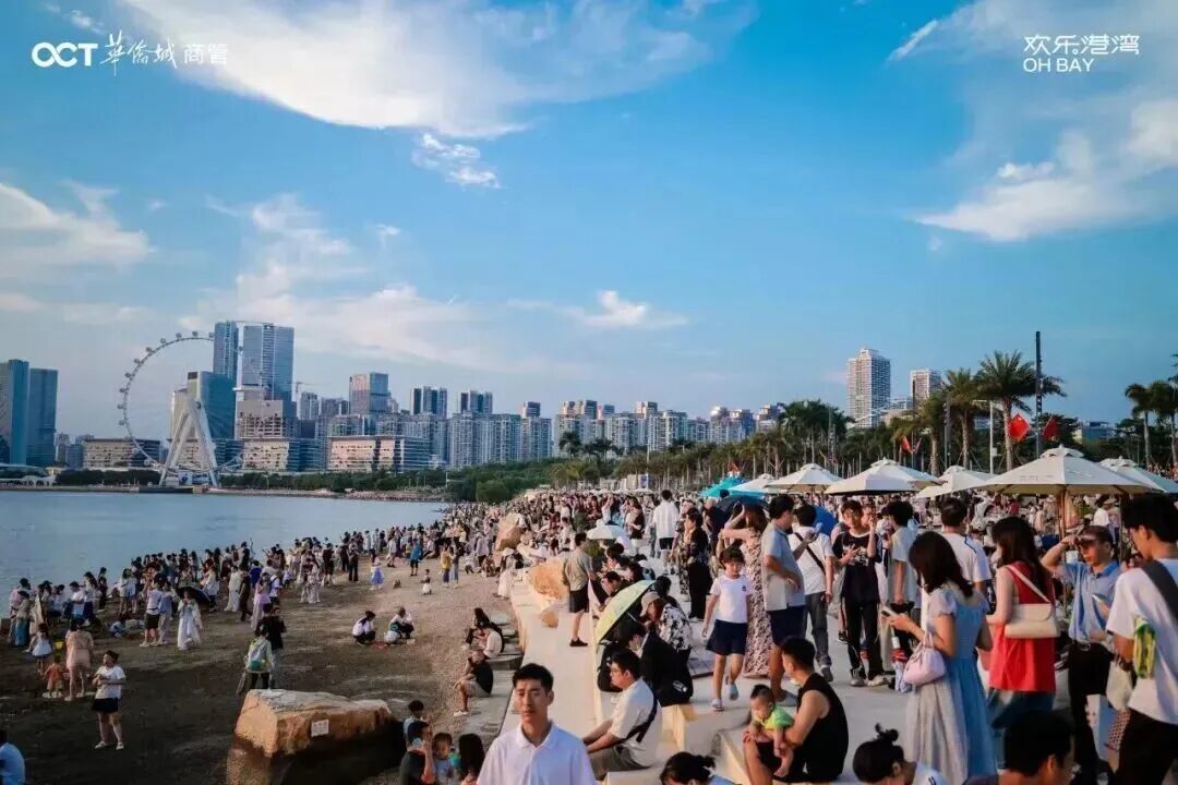 假期宝安商圈人流如织