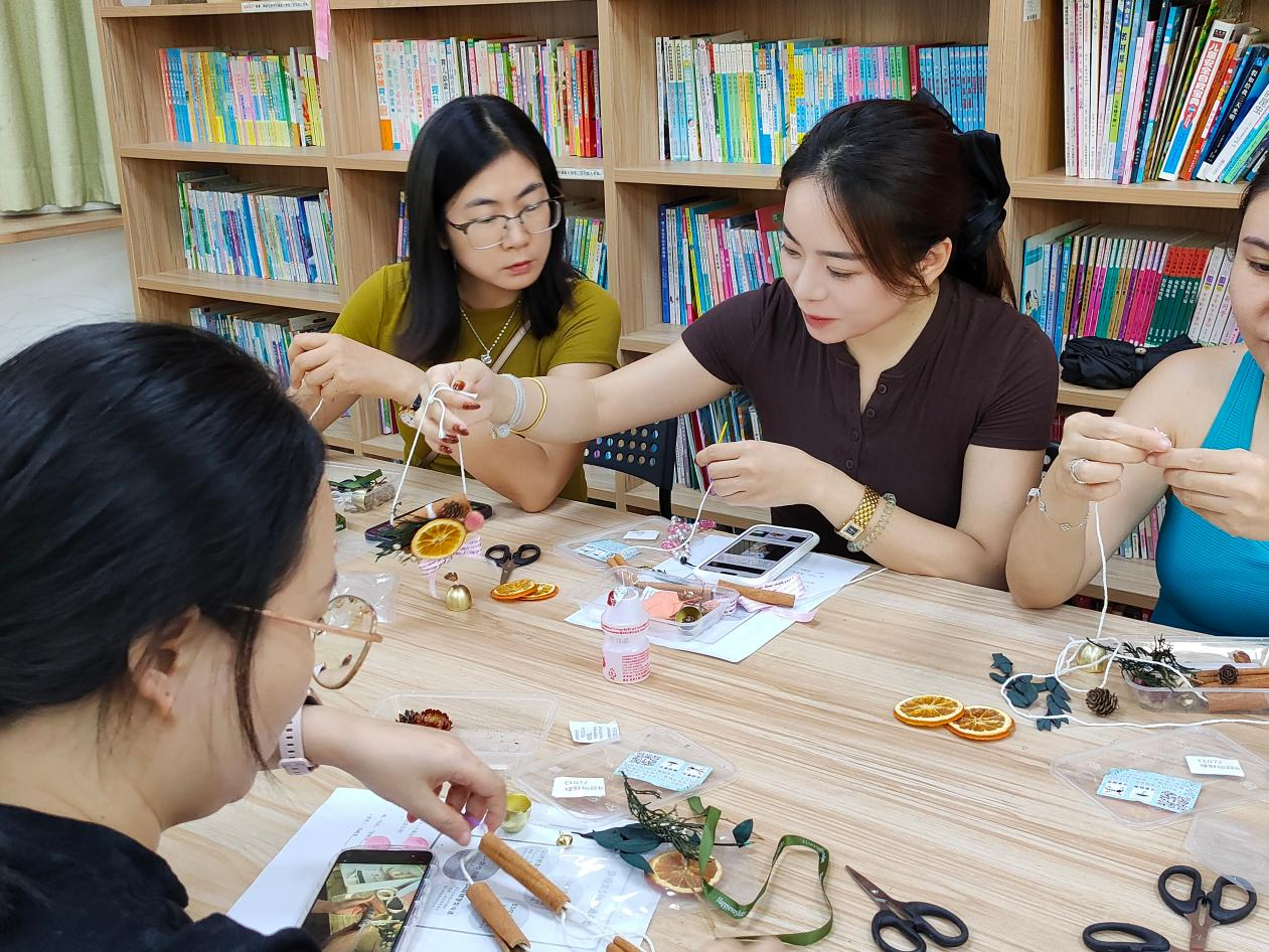 她姿态,觉察压力下的温柔力量——河东社区女性减压活动