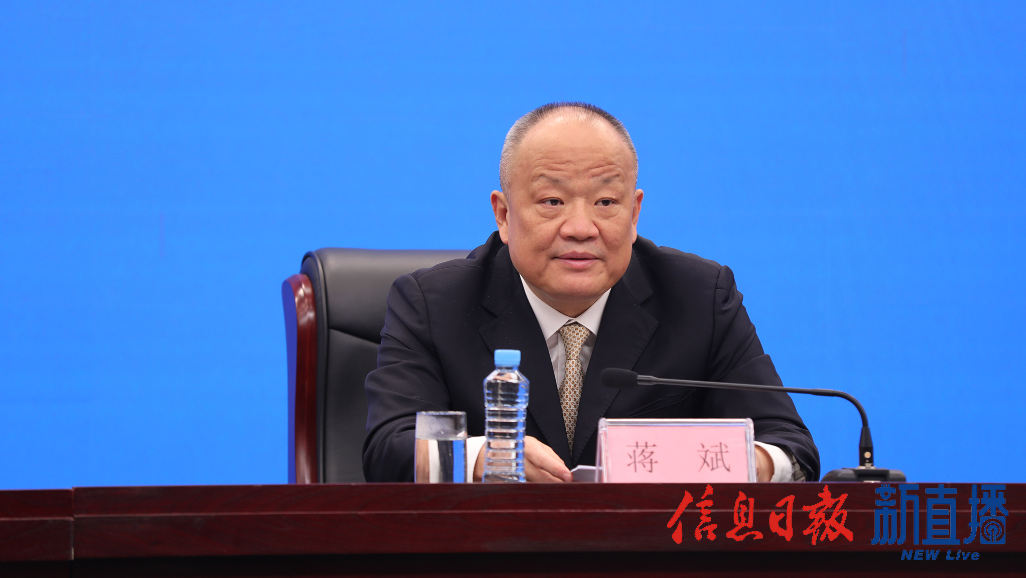 省人力资源社会保障厅党组书记、厅长蒋斌