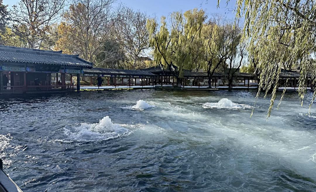 济南市章丘区明水古城核心景点之一梅花泉。