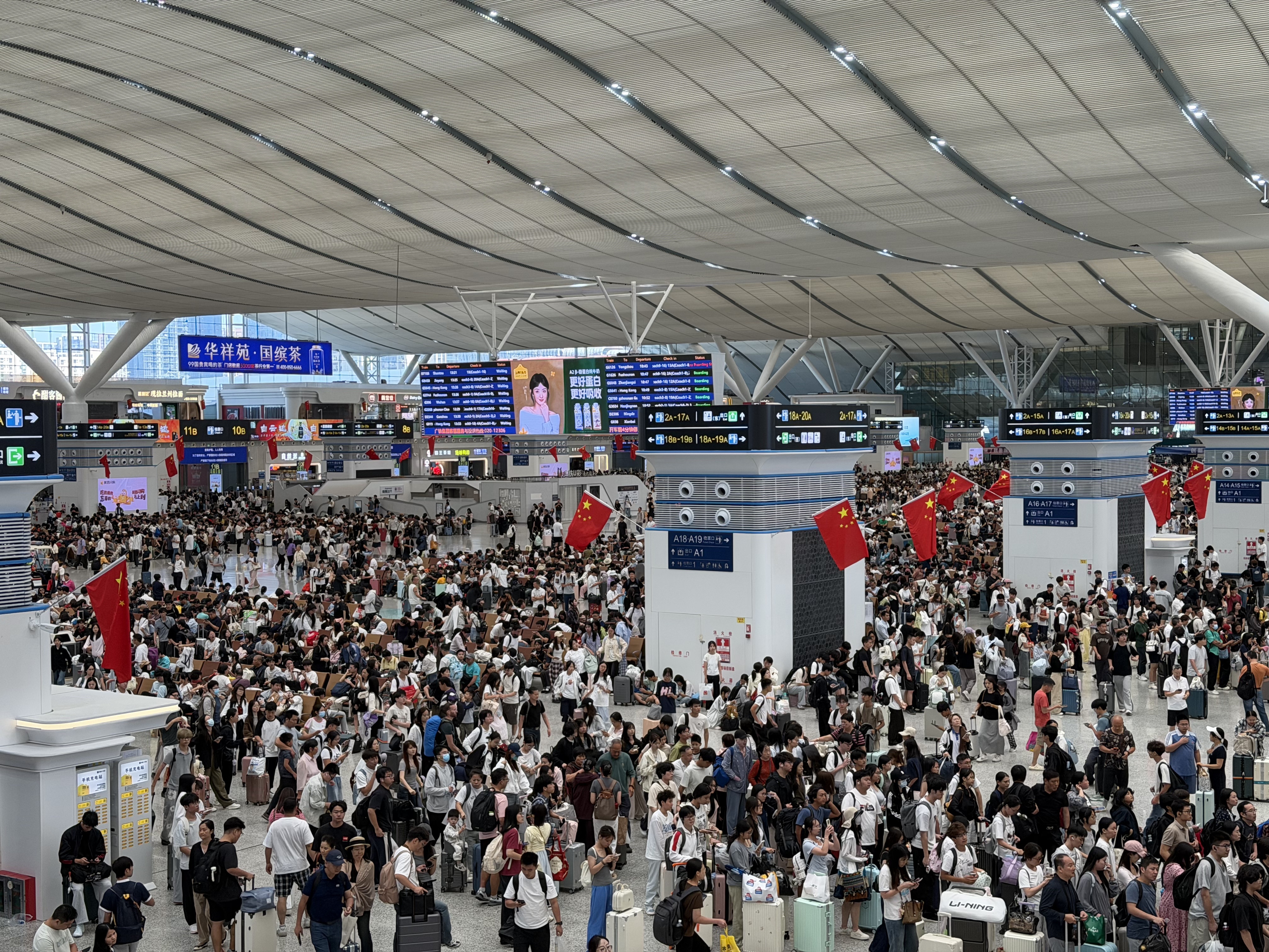 深圳铁路国庆假期到发旅客超600万人次