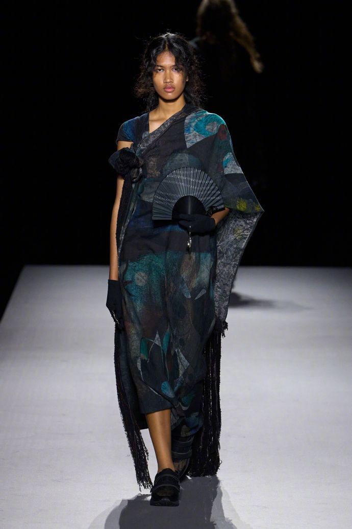 Yohji Yamamoto 2027 春夏成衣大秀 一场关于创作本身的深刻演绎