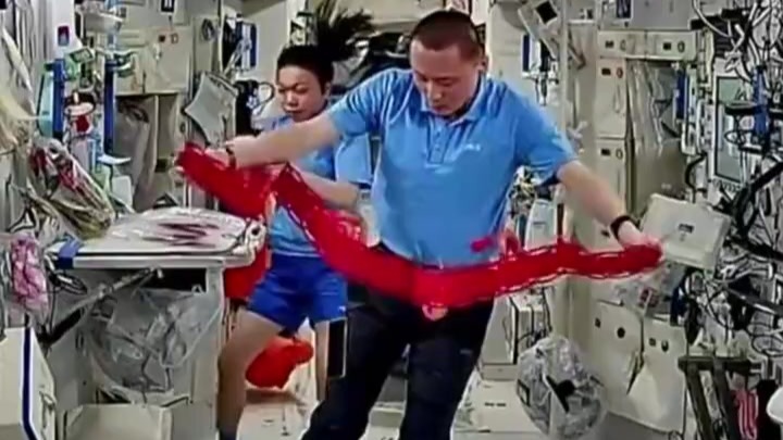 神二十三乘组太空过双节