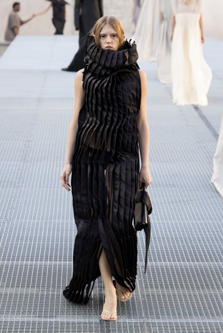 RICK OWENS 发布2027春夏女装系列“STONE”