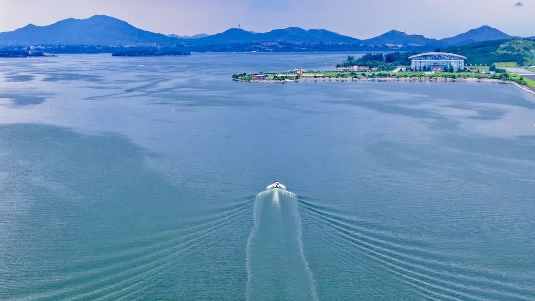 济南市莱芜区雪野湖景区。