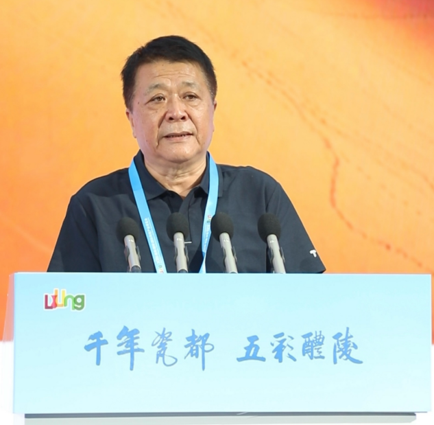 从釉下五彩到特高压绝缘子：千年瓷都醴陵的双向突围