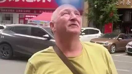 你别说，你还真别说，这俄罗斯老丈人能处[偷笑] http://t.c