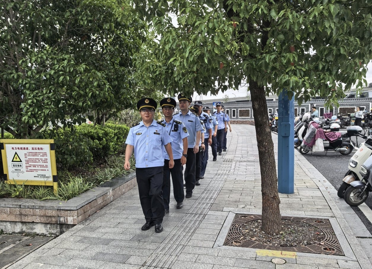 鄞州三地联动  合力护航大东钱湖区域假期出行秩序