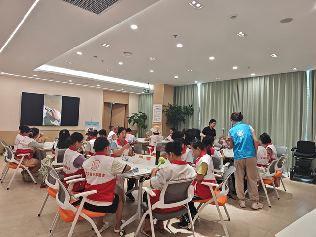 情暖志愿心,共度中秋月——西乡街道流塘社区开展中秋主题志愿者团建活动