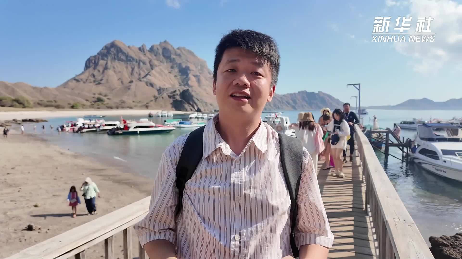 走进印尼帕达尔岛 俯瞰蓝色海洋