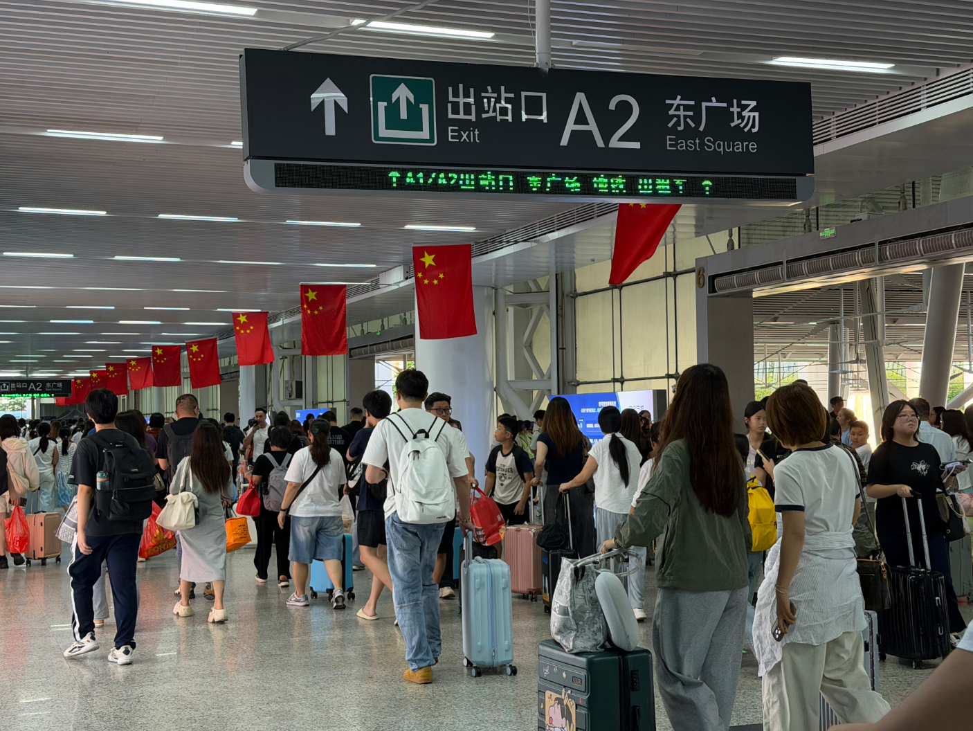 假期余额不足,深圳铁路迎来返程客流高峰