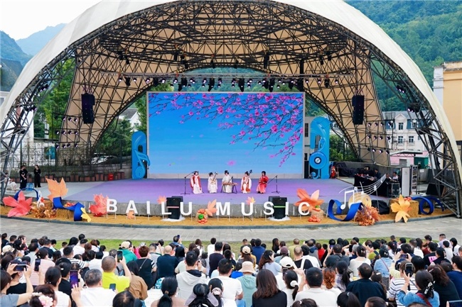 金秋白鹿乐声扬,音乐文旅融合绘就国庆消费新图景