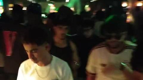 重庆的一家夜店，初来乍到还以为出了国...[震惊] http://t