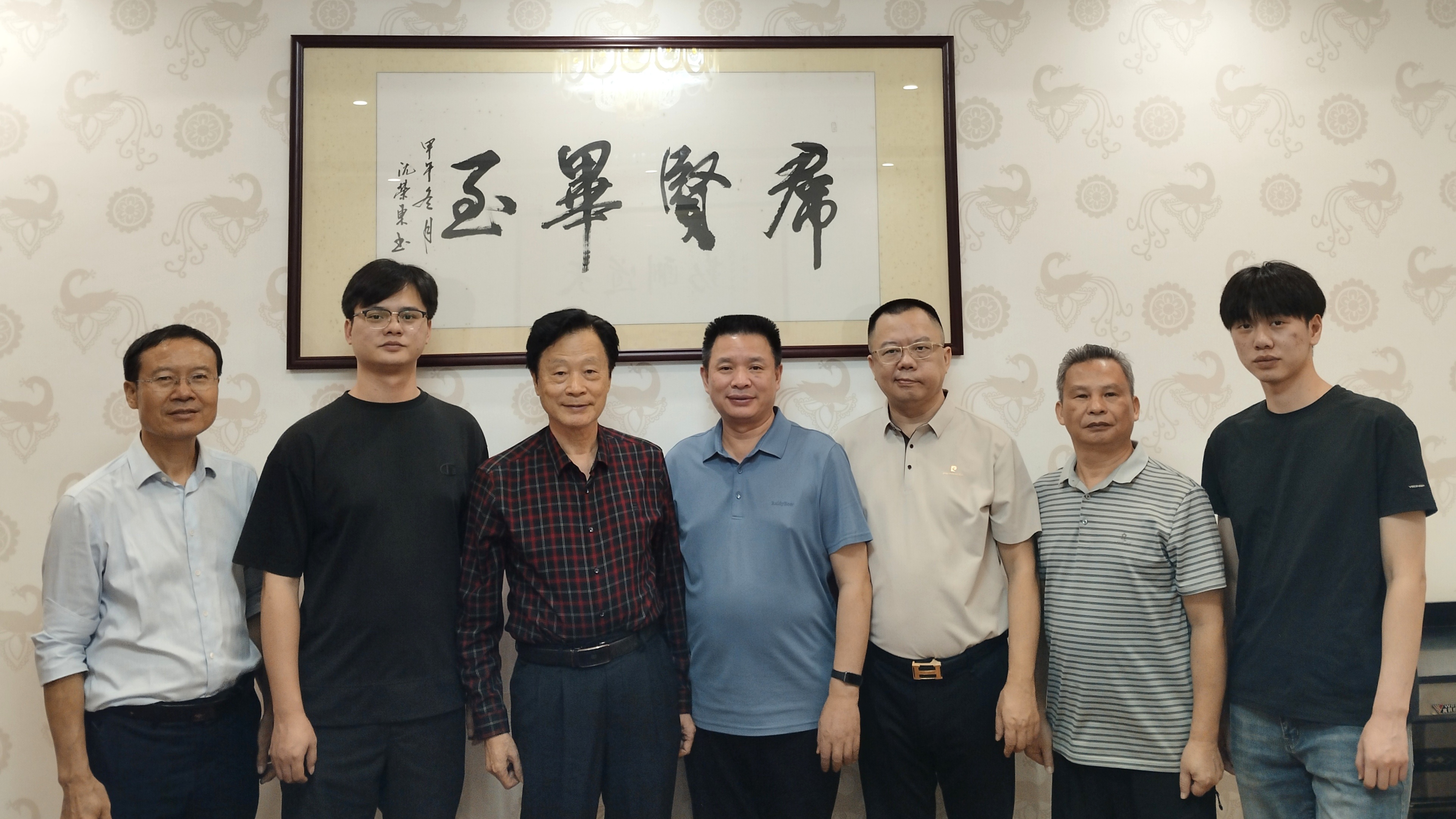 杨宏海总顾问、蔡海光执行会长与重庆蔡蒙吉后裔合映