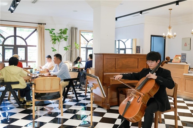 金秋白鹿乐声扬,音乐文旅融合绘就国庆消费新图景