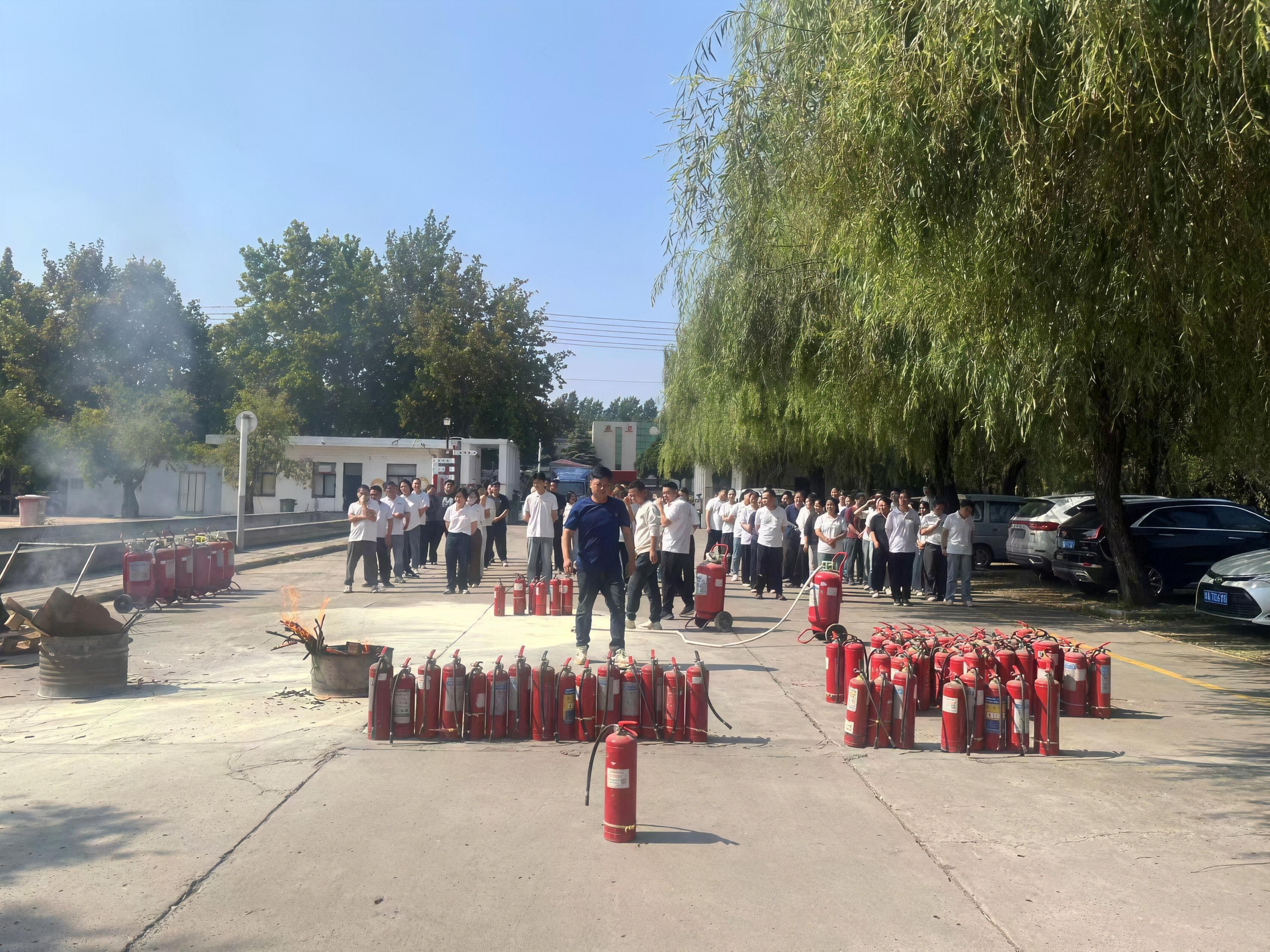 实战模拟 护航运营——荣恒教育仓储部圆满完成消防应急演练