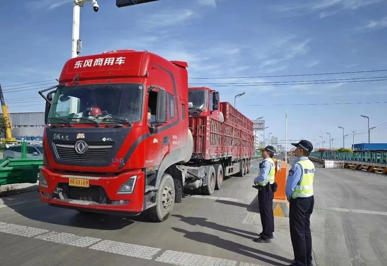 民警查处现场