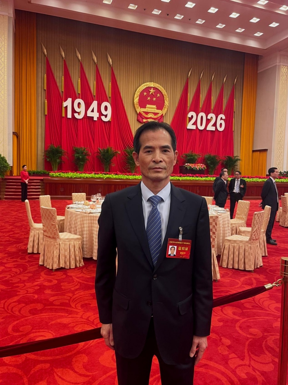 黄国平应邀出席国庆招待会