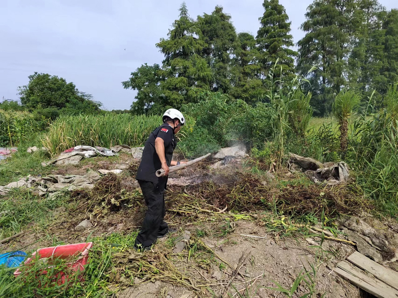 鄞州三地联动  合力护航大东钱湖区域假期出行秩序