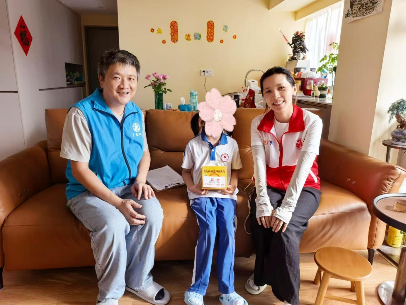 敲门送温暖 入户听民声 富华社区开展走访慰问特殊群体活动