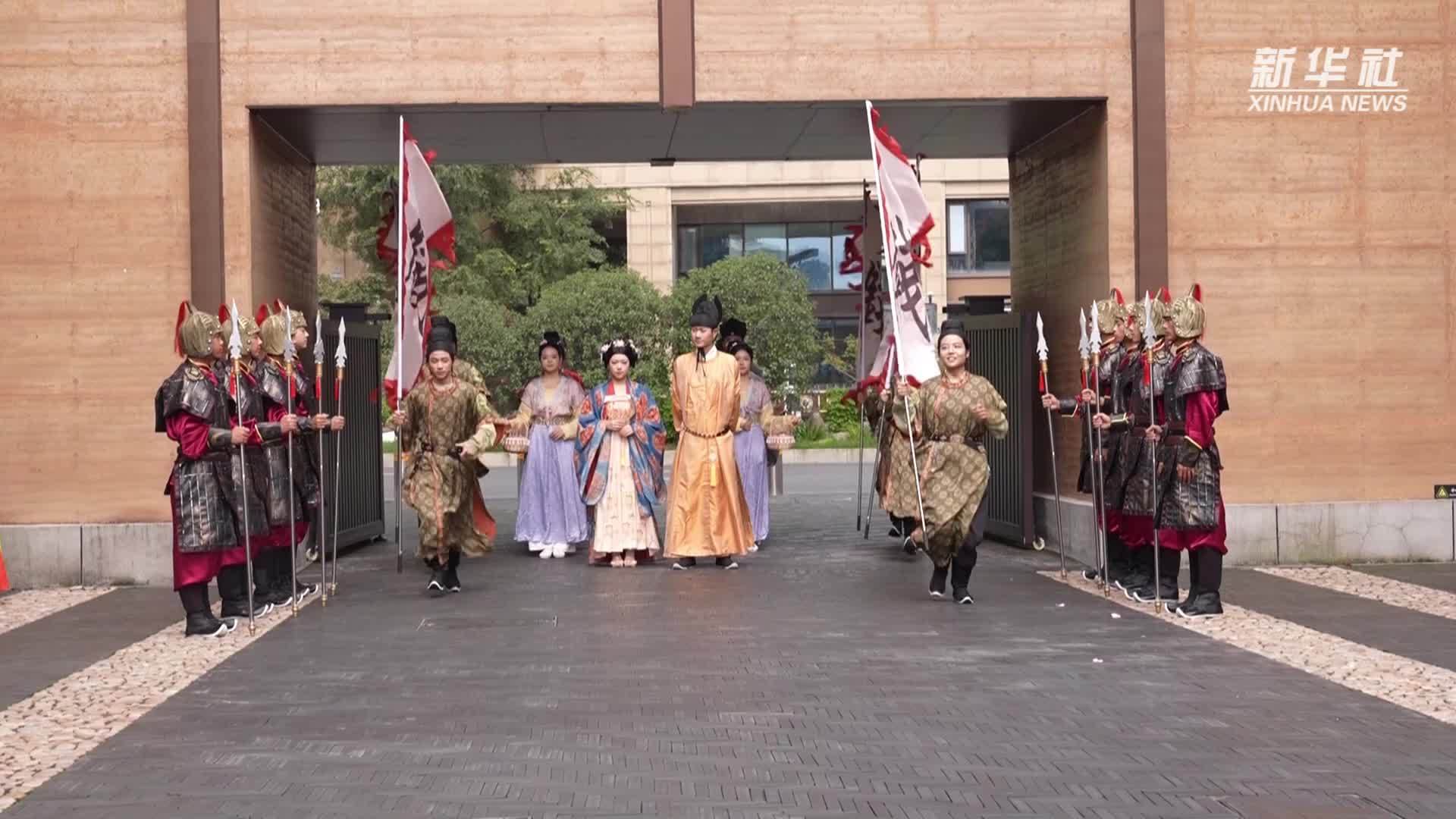浙江临安：吴越里沉浸式古风文旅“圈粉”游客
