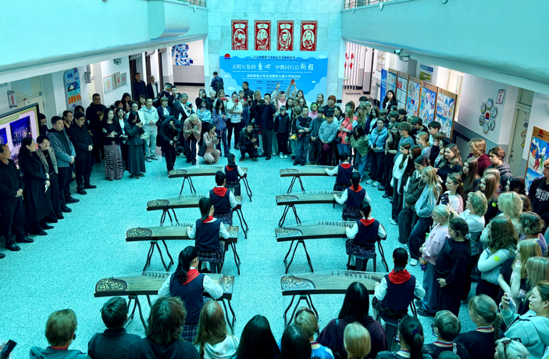 长春市朝阳区解放大路小学校古筝社团演奏经典曲目