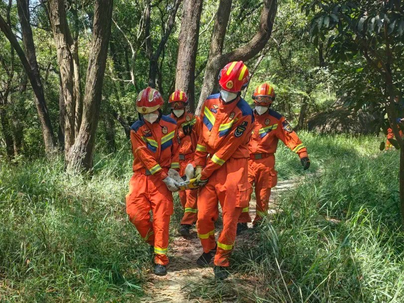 中山两地先后发生山林遇险事故 消防提醒秋季登山注意安全