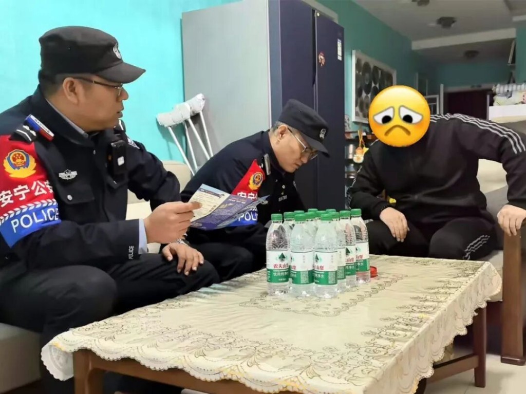 民辅警上门劝阻