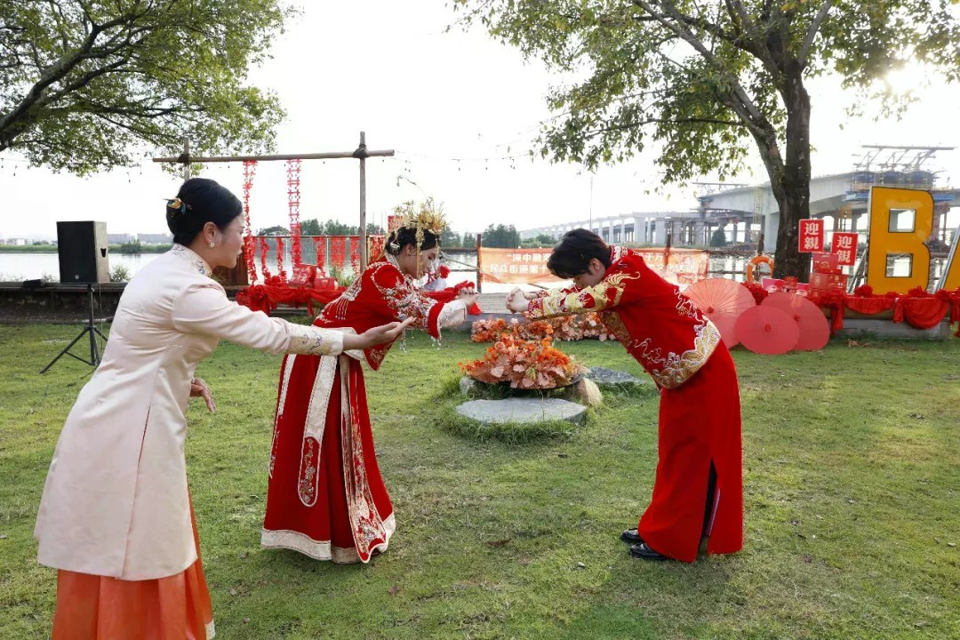 实景演绎+互动体验 在中山民众感受岭南婚俗新趣味