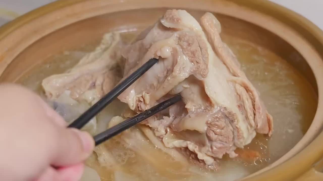 一锅清汤牛肋条，70岁广东大爷老手艺，藏着啥？今天全教给你