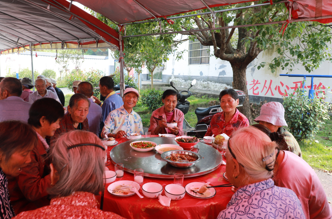 九江湖口:重阳暖桑榆 敬老传温情