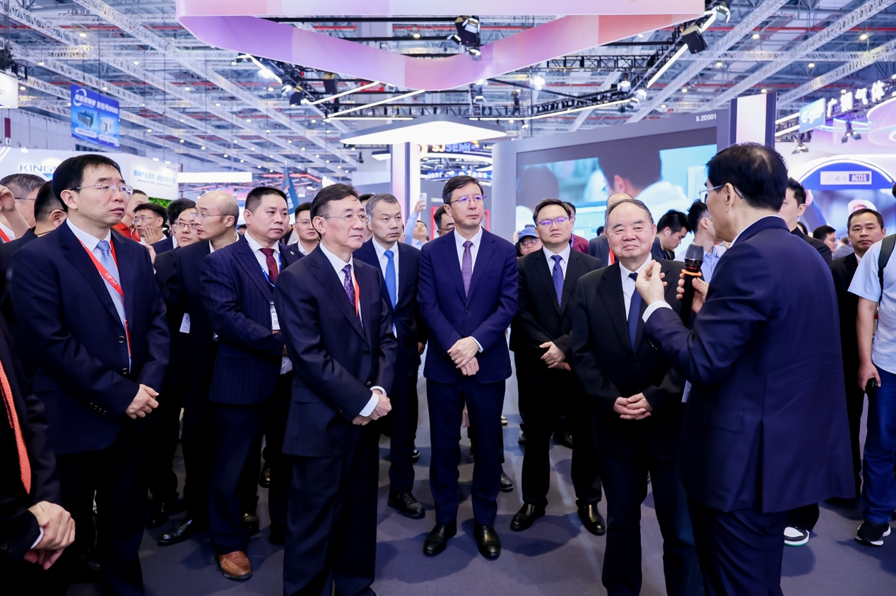 落实全国先进制造业大会精神,第二十六届中国国际工业博览会今日开幕