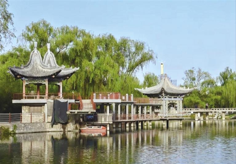 小西湖内的“卧波浪”水榭美景