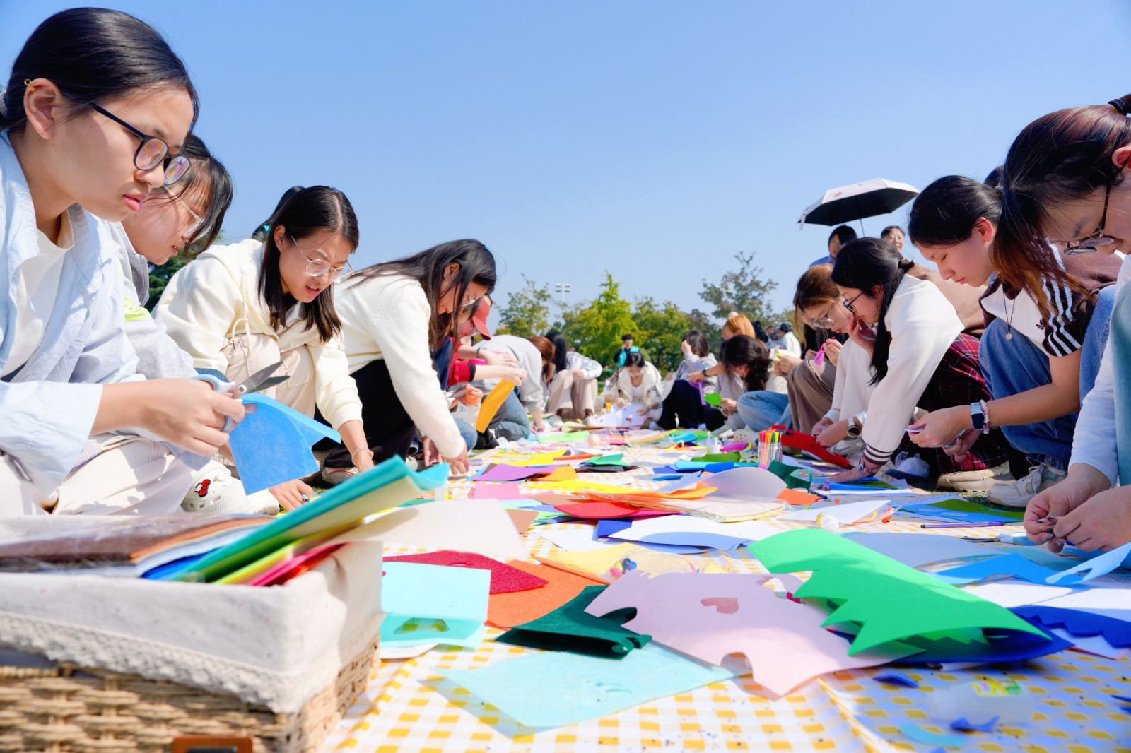 西安欧亚学院举行“悦动·心晴”心理健康嘉年华