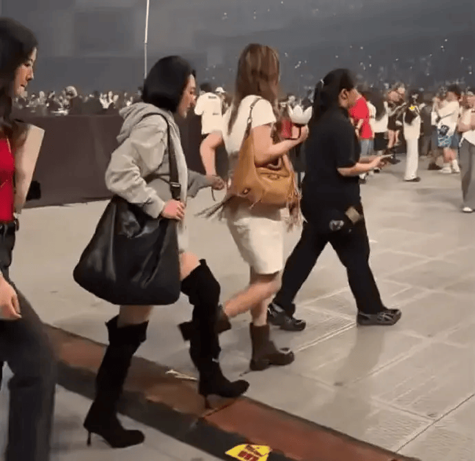 小S现身BIGBANG演唱会 散场哭红鼻子尽显歌迷本色