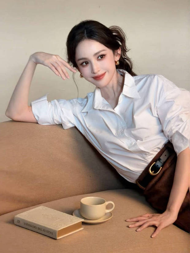 古力娜扎释出舞蹈服随拍 体态优雅温柔知性
