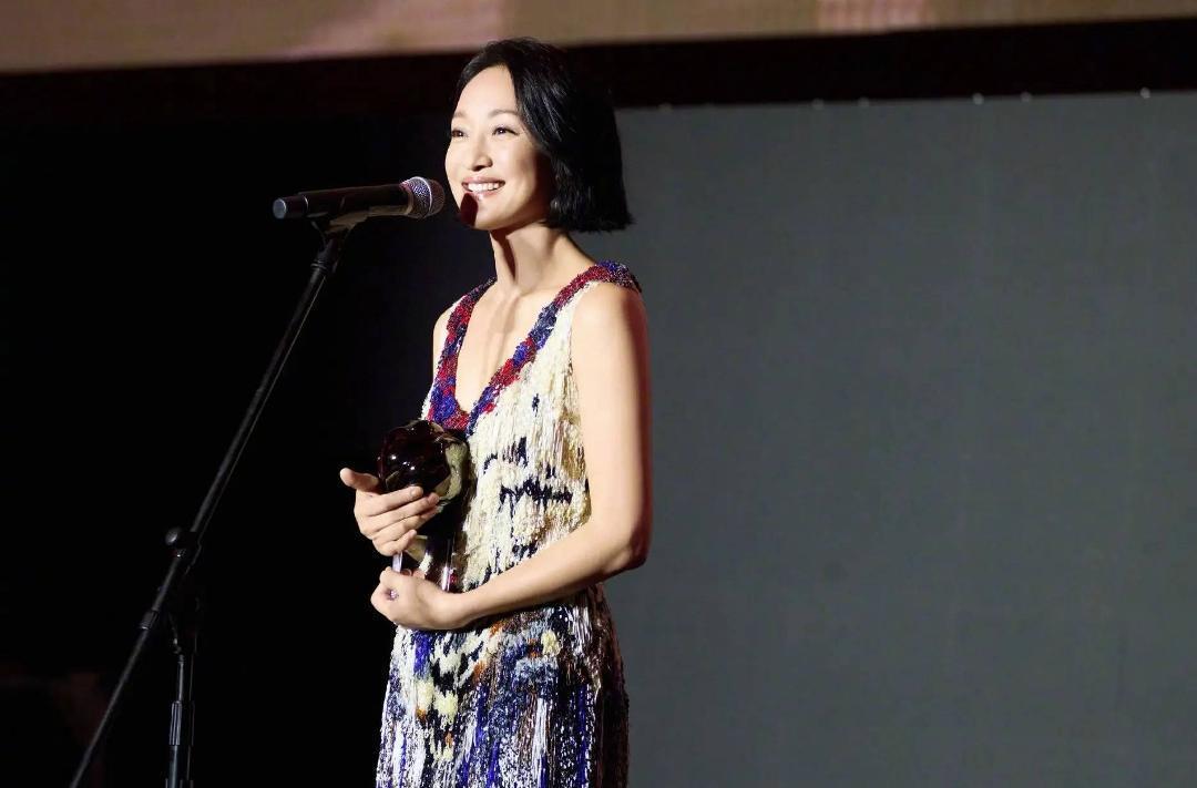 周迅获釜山电影节影后,陈坤辛芷蕾舒淇纷纷发文祝贺