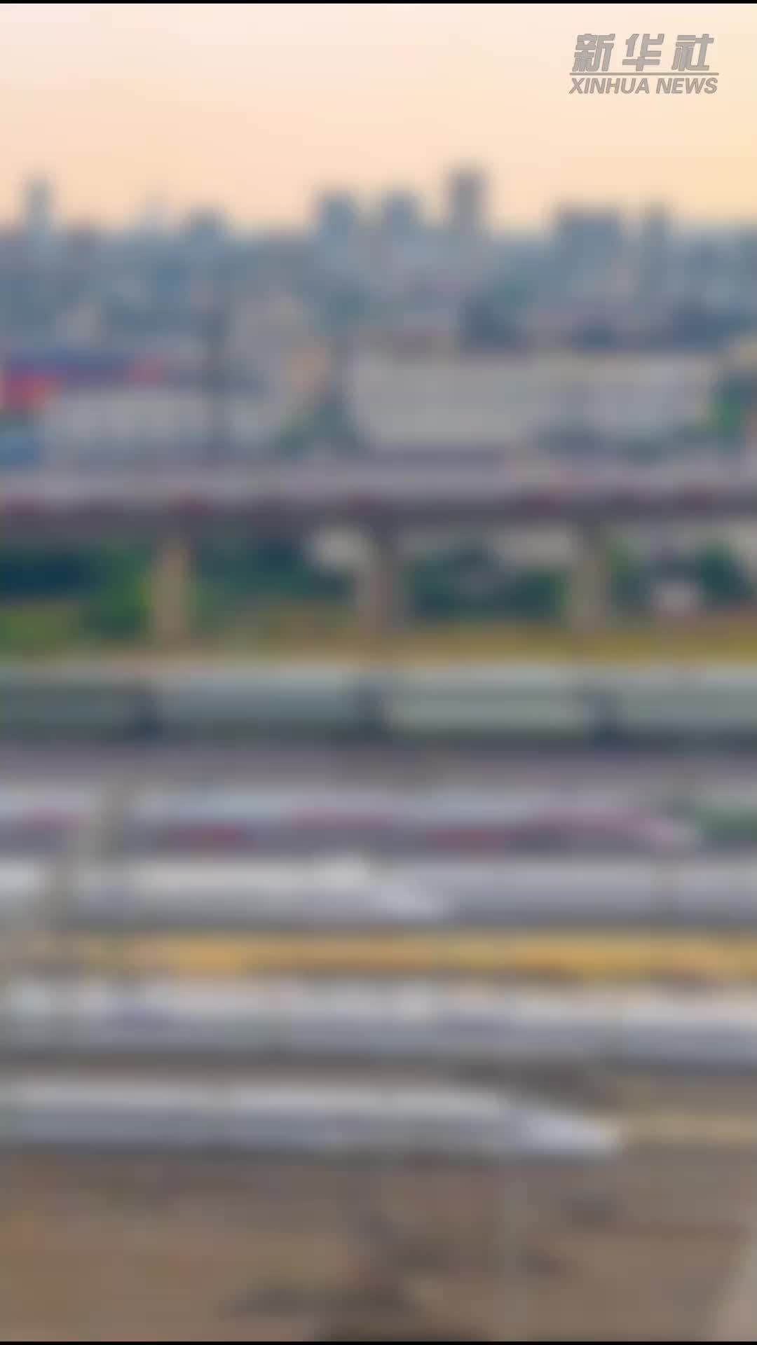“X”“G”“K”……不，是“新”“高”“快”