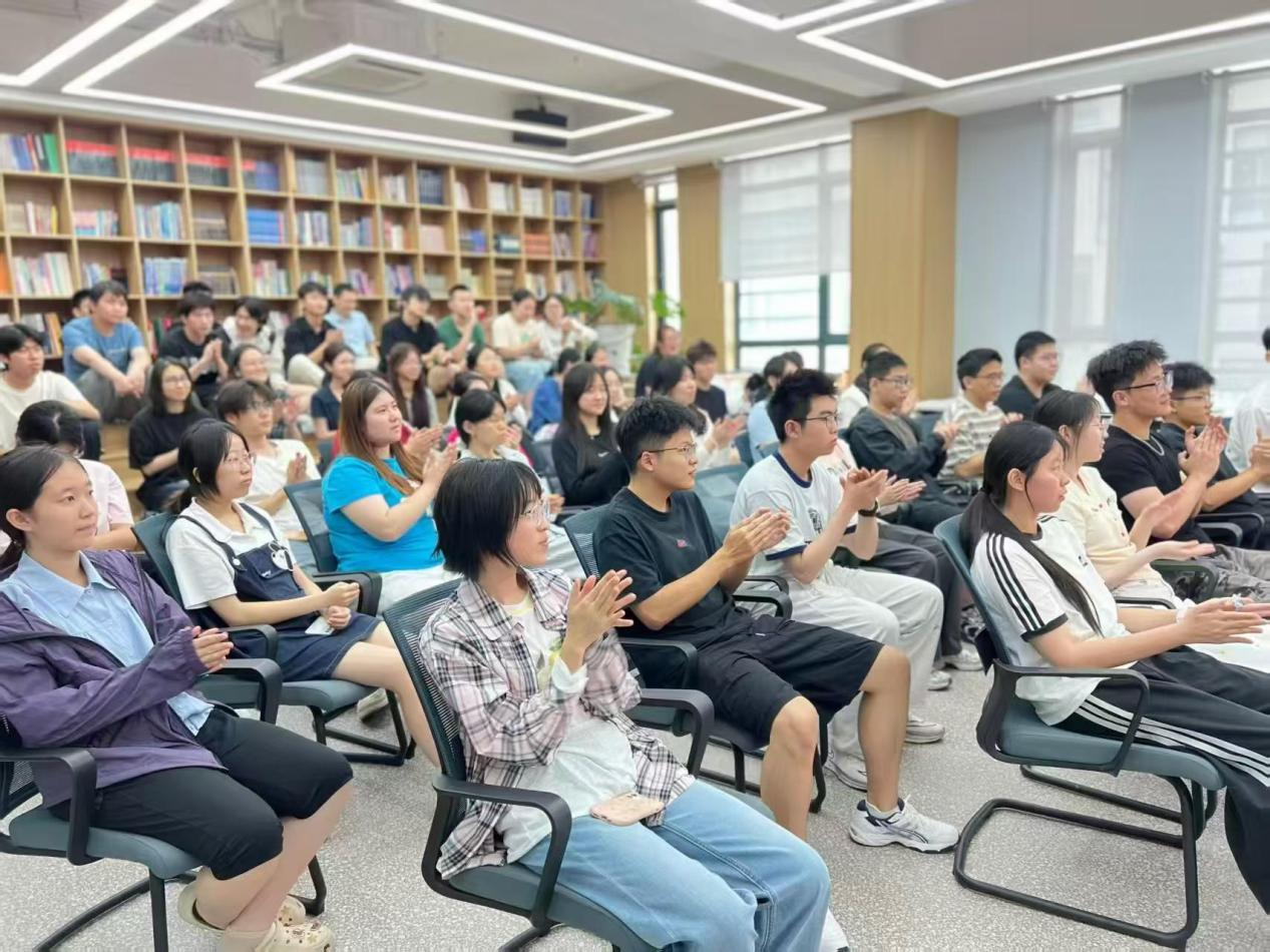 2026山教暑期雅思集训班第一期紧张学习中