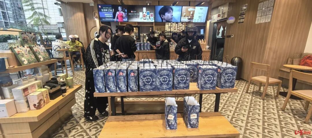 ▲霸王茶姬达州升华广场店 张杨 摄