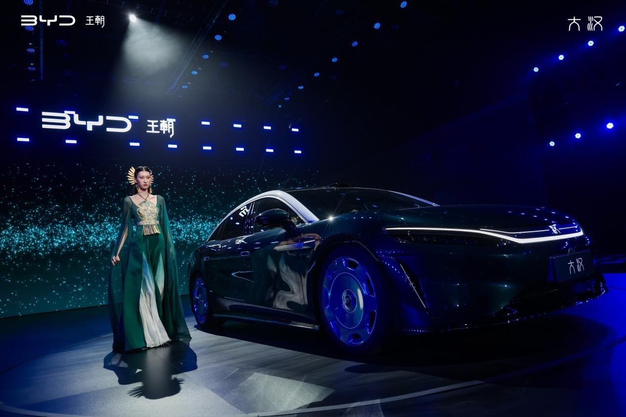 续航破1000km/196项全系标配 比亚迪大汉上市售价23.59万元起