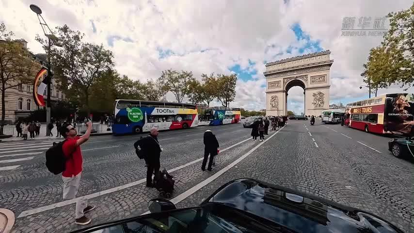 在巴黎街头体验中国智驾